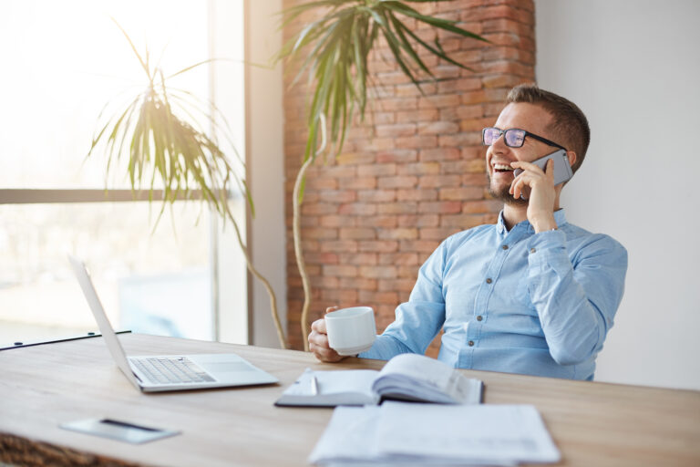 Atendimento ao cliente com apoio de IA: muito mais rapidez e clareza